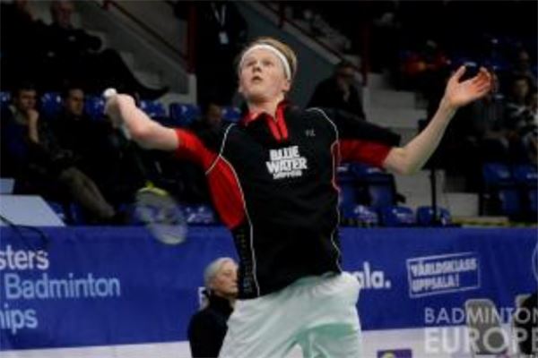 新帅在场边 新帅在场边